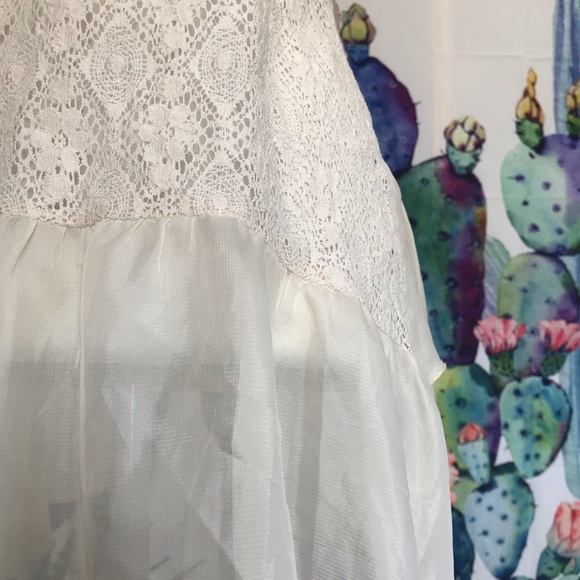 Flowy Lace Shawl/Vest - Picture 5 of 6